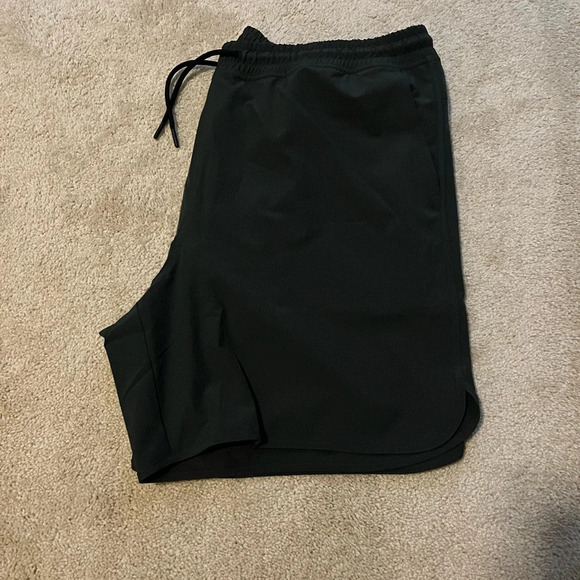 Old Navy Activewear Shorts - Picture 1 of 7